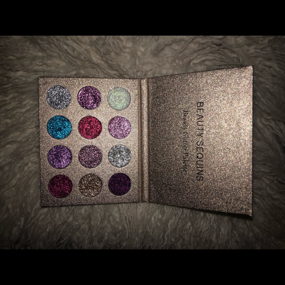 Beauty Sequins Glitter Eyeshadow Palette